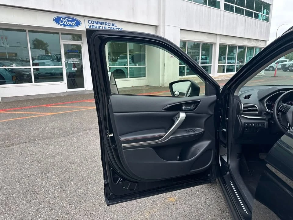 2019 Mitsubishi Eclipse Cross - Image 11 of 17