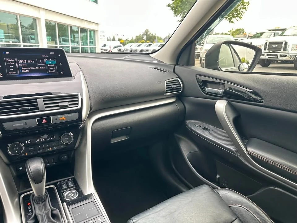 2019 Mitsubishi Eclipse Cross - Image 13 of 17