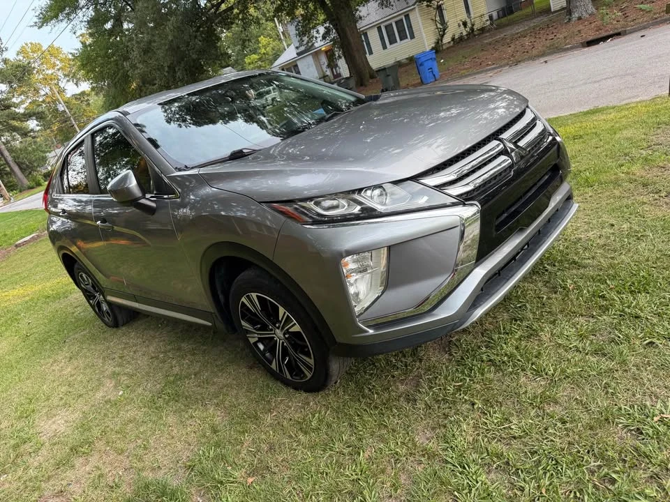 2019 Mitsubishi Eclipse Cross - Image 2 of 11