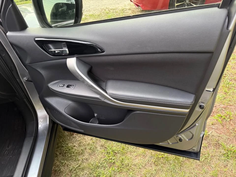 2019 Mitsubishi Eclipse Cross - Image 9 of 11