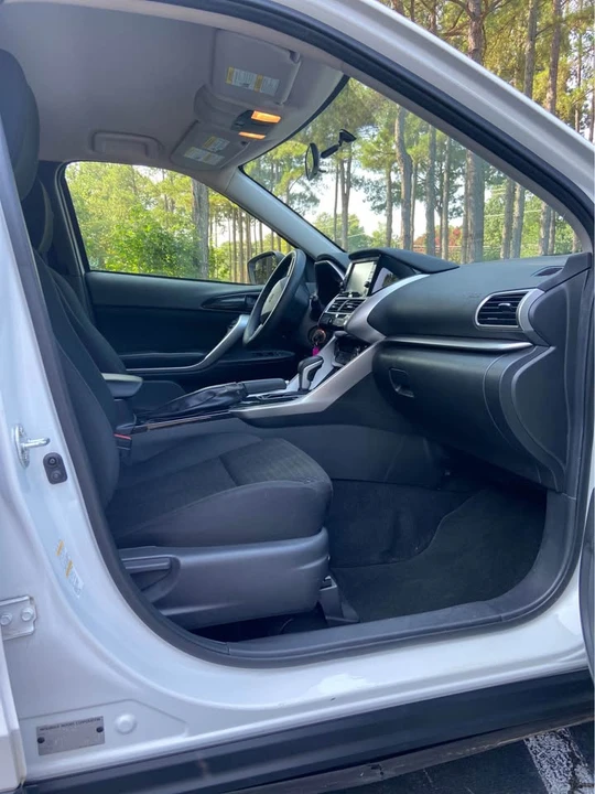 2019 Mitsubishi Eclipse Cross - Image 8 of 14