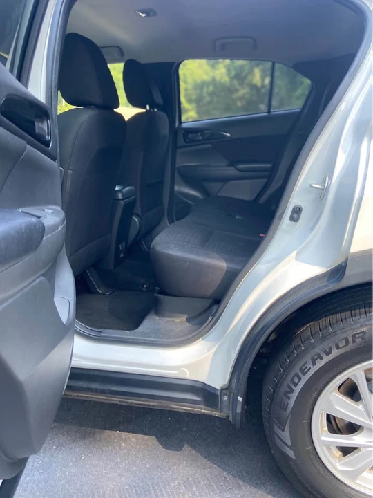 2019 Mitsubishi Eclipse Cross - Image 9 of 14