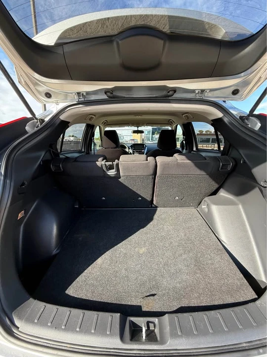 2019 Mitsubishi Eclipse Cross - Image 8 of 12