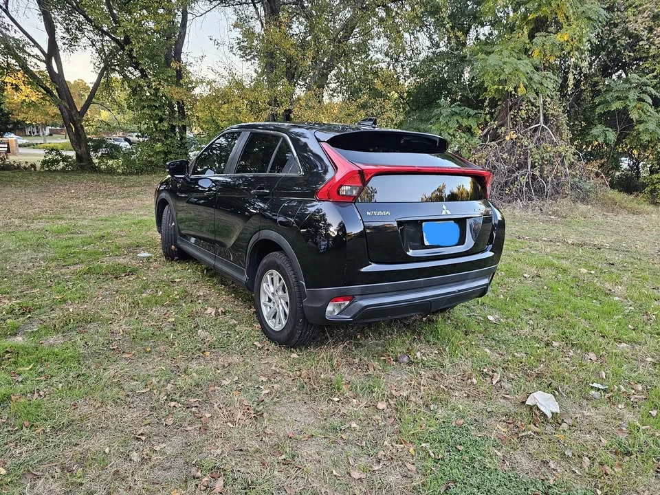 2019 Mitsubishi Eclipse Cross - Image 4 of 7