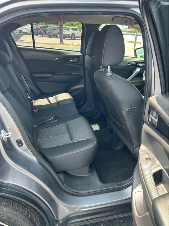 2019 Mitsubishi Eclipse Cross - Image 9 of 12