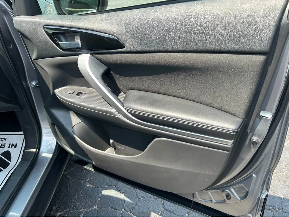 2019 Mitsubishi Eclipse Cross - Image 11 of 12