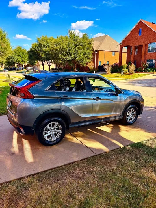 2019 Mitsubishi Eclipse Cross - Image 8 of 20
