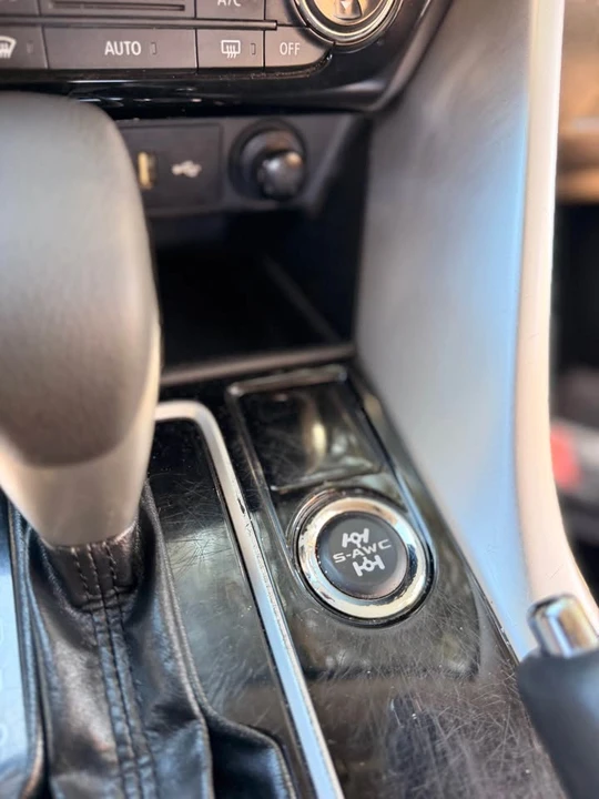 2019 Mitsubishi Eclipse Cross - Image 16 of 20