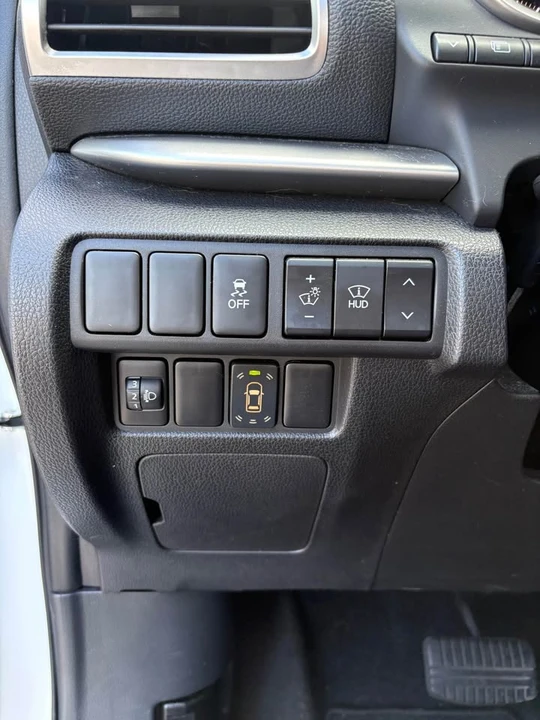 2019 Mitsubishi Eclipse Cross - Image 13 of 20