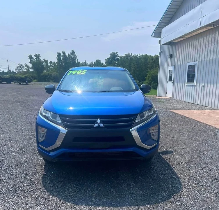 2019 Mitsubishi Eclipse Cross - Image 2 of 15