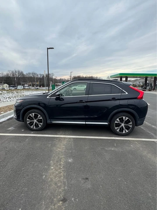 2019 Mitsubishi Eclipse Cross - Image 3 of 10