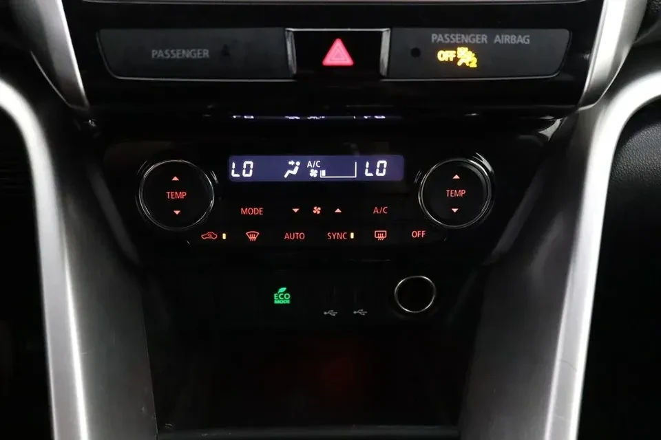 2019 Mitsubishi Eclipse Cross - Image 16 of 17