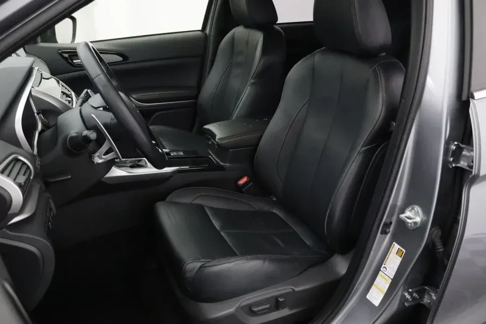 2019 Mitsubishi Eclipse Cross - Image 7 of 17