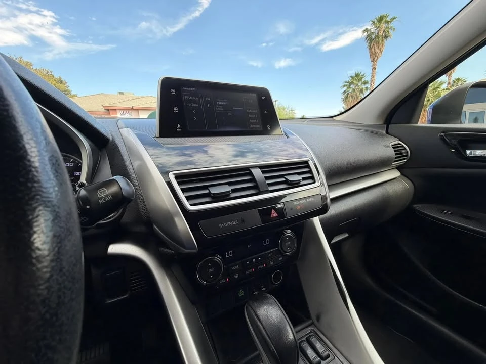 2019 Mitsubishi Eclipse Cross - Image 18 of 20