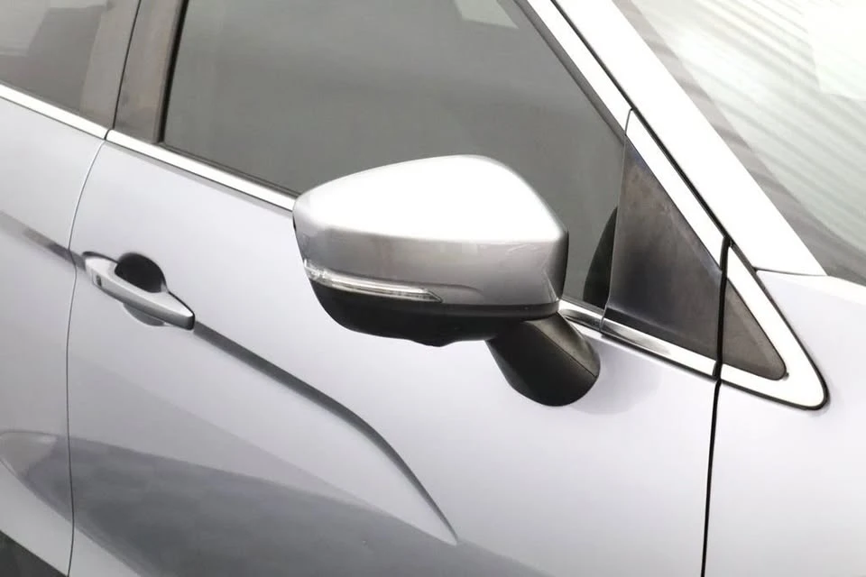 2019 Mitsubishi Eclipse Cross - Image 9 of 20