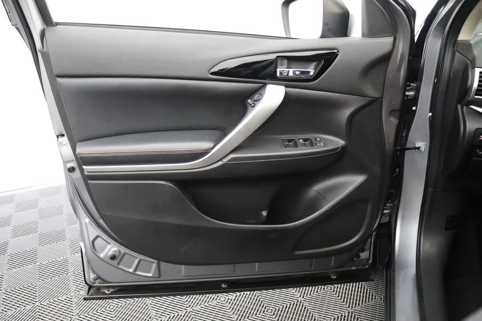 2019 Mitsubishi Eclipse Cross - Image 15 of 20