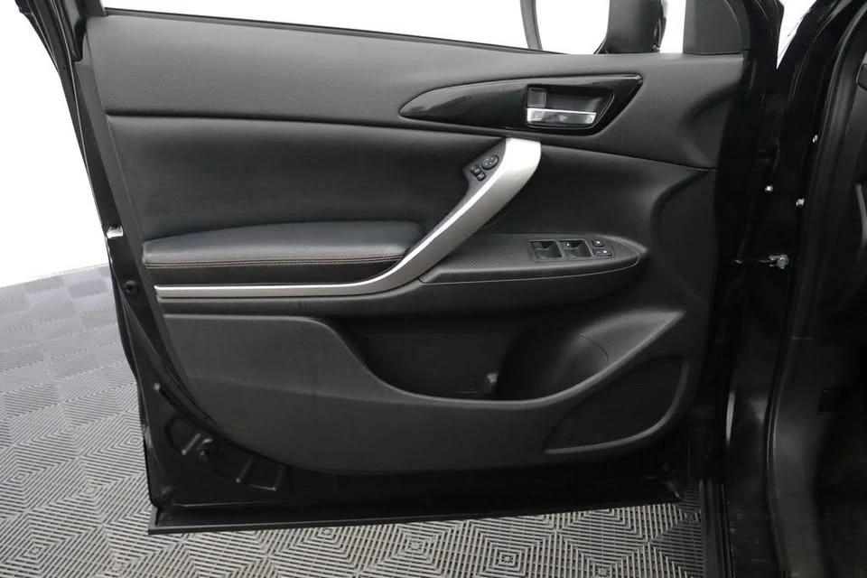 2019 Mitsubishi Eclipse Cross - Image 15 of 20