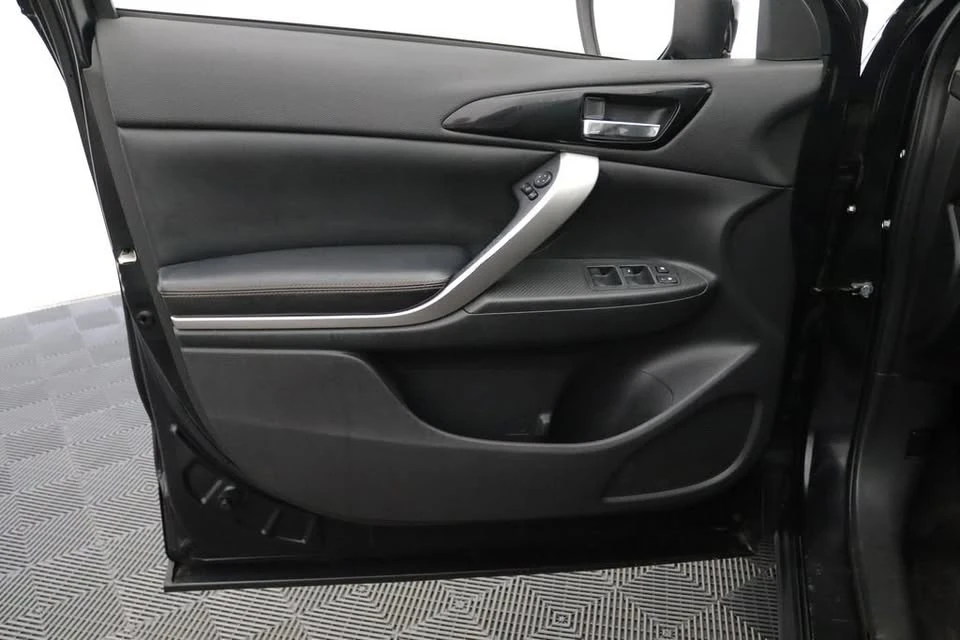 2019 Mitsubishi Eclipse Cross - Image 15 of 20