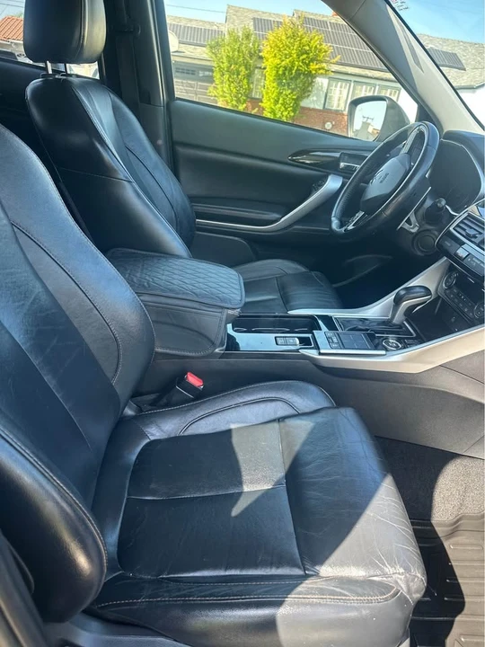 2019 Mitsubishi Eclipse Cross - Image 14 of 19