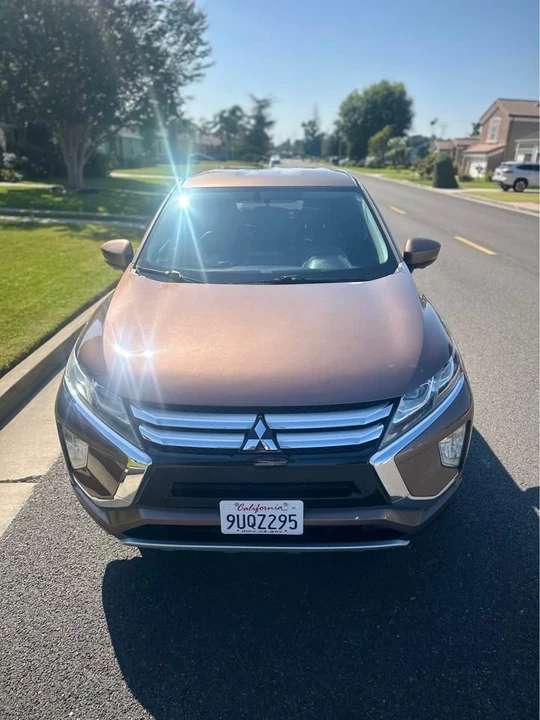 2019 Mitsubishi Eclipse Cross - Image 2 of 19