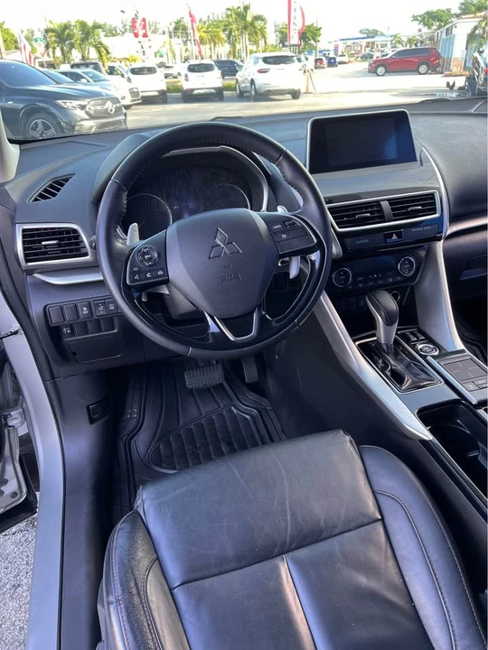 2019 Mitsubishi Eclipse Cross - Image 13 of 18