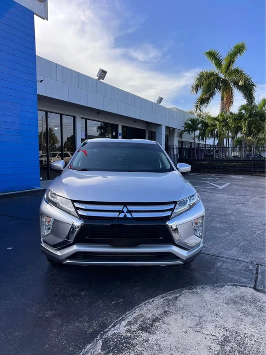 2019 Mitsubishi Eclipse Cross - Image 2 of 18