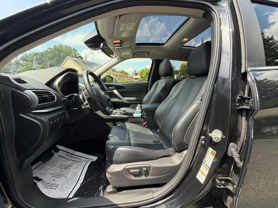 2019 Mitsubishi Eclipse Cross - Image 9 of 20