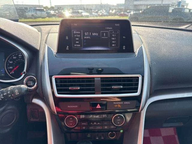 2019 Mitsubishi Eclipse Cross - Image 8 of 11