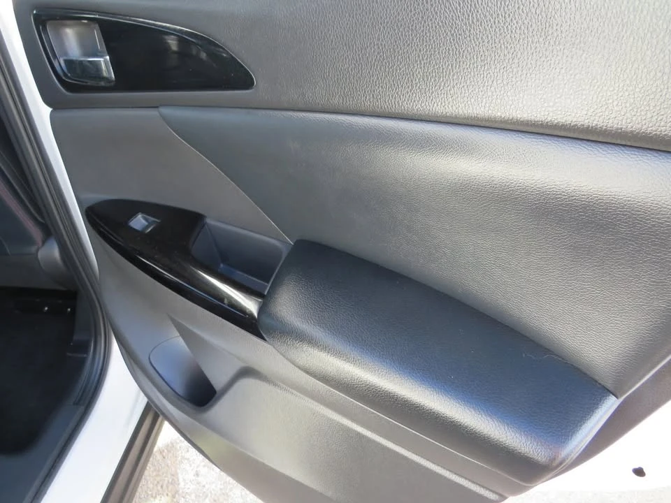 2019 Mitsubishi Eclipse Cross - Image 16 of 20
