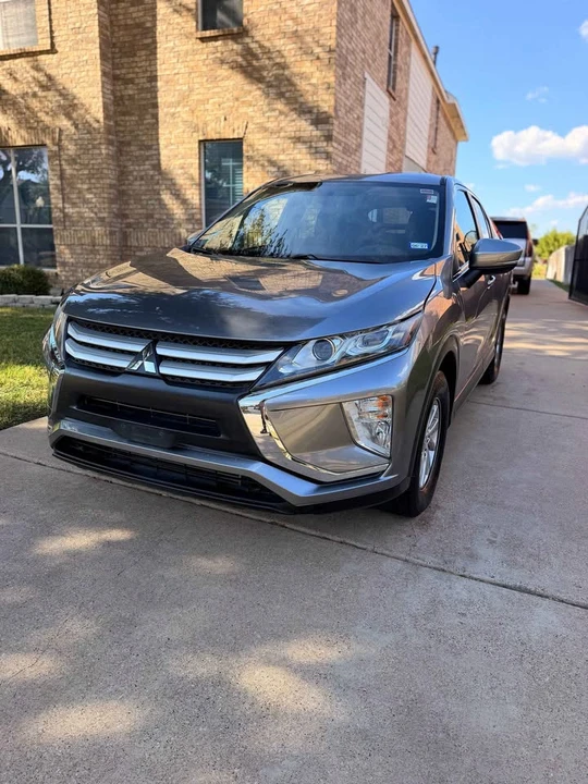 2019 Mitsubishi Eclipse Cross - Image 2 of 20