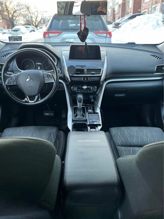 2019 Mitsubishi Eclipse Cross - Image 6 of 8