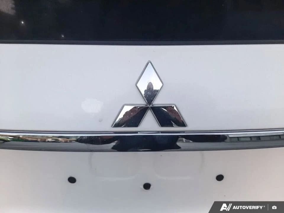 2019 Mitsubishi Eclipse Cross - Image 8 of 18