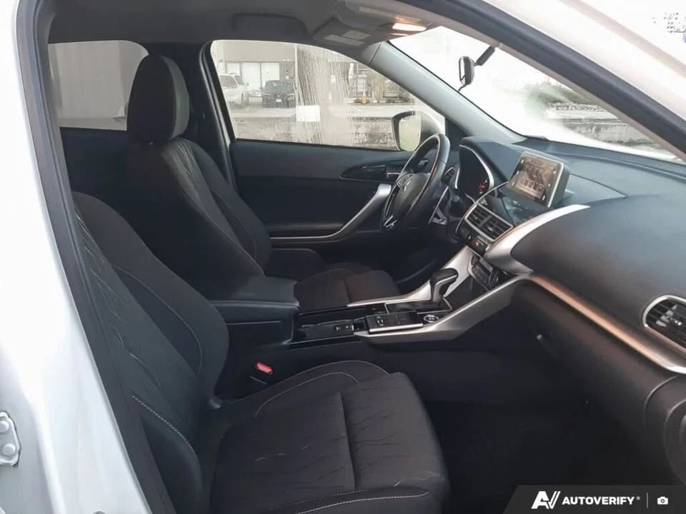 2019 Mitsubishi Eclipse Cross - Image 15 of 18