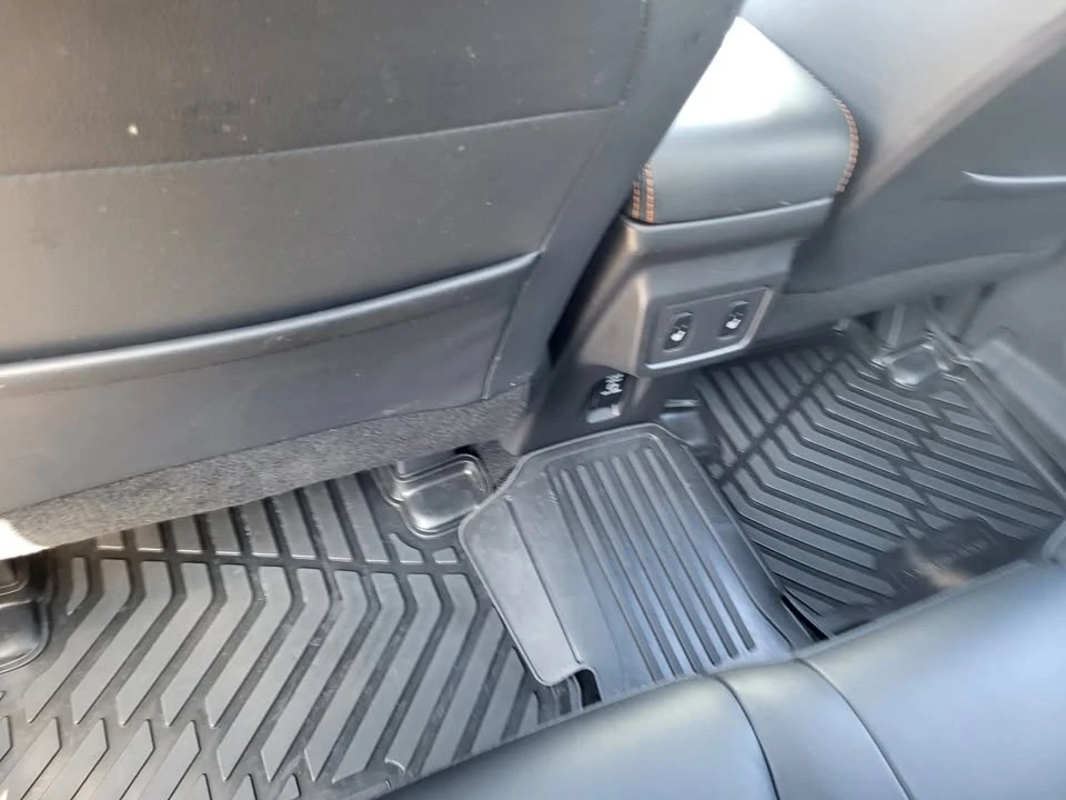2019 Mitsubishi Eclipse Cross - Image 9 of 19