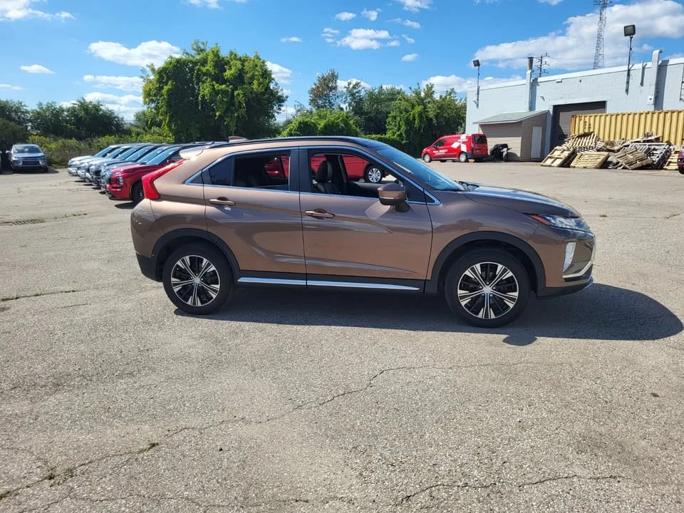 2019 Mitsubishi Eclipse Cross - Image 2 of 19
