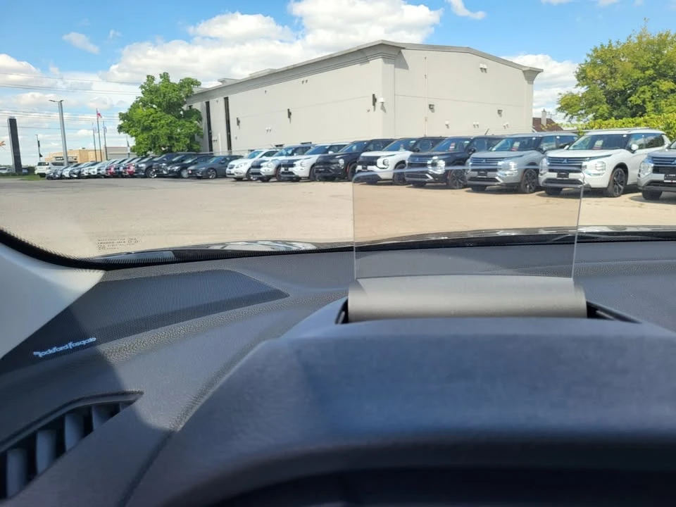 2019 Mitsubishi Eclipse Cross - Image 17 of 19