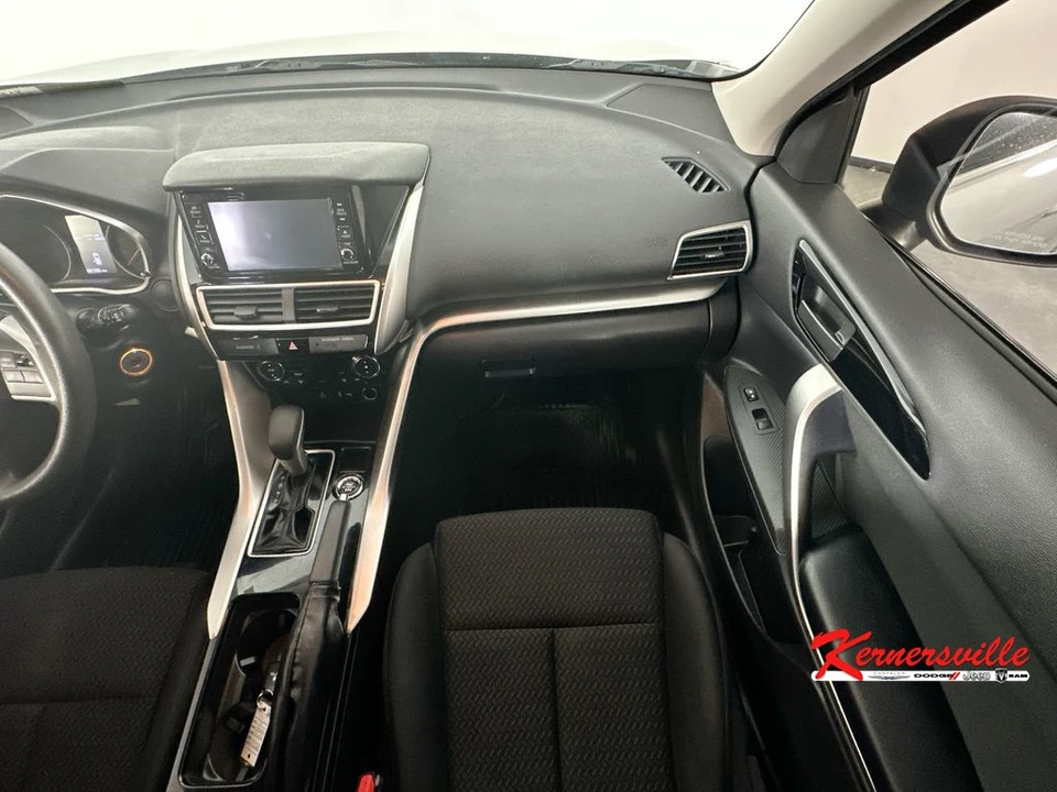 2019 Mitsubishi Eclipse Cross - Image 11 of 24