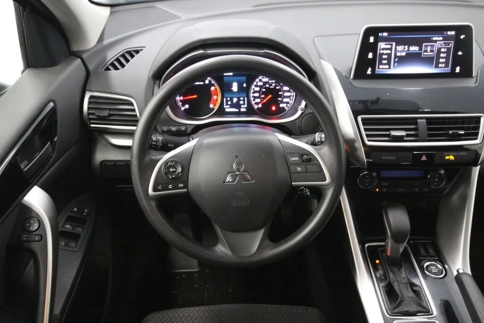 2019 Mitsubishi Eclipse - Image 2 of 15