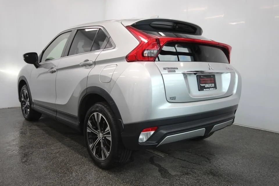 2019 Mitsubishi Eclipse - Image 10 of 15