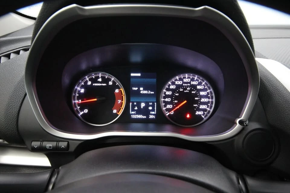 2019 Mitsubishi Eclipse - Image 13 of 15
