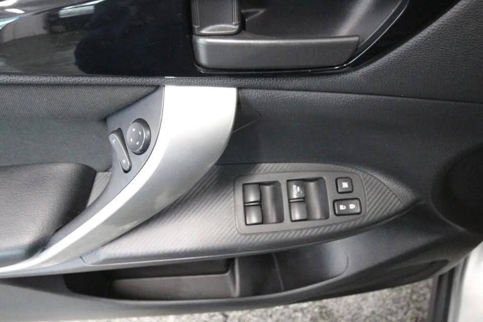 2019 Mitsubishi Eclipse - Image 11 of 15