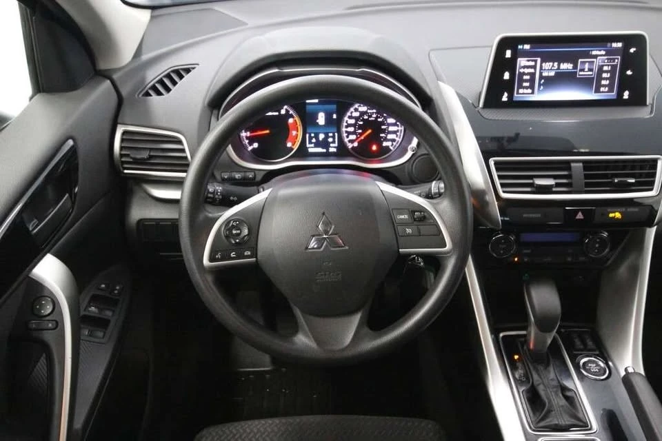 2019 Mitsubishi Eclipse Cross - Image 2 of 15