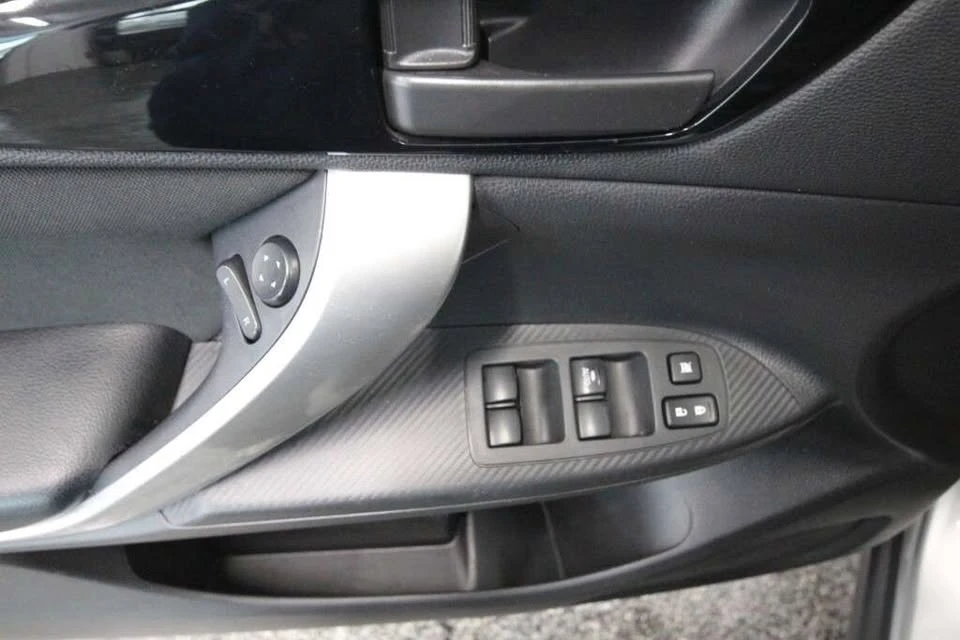2019 Mitsubishi Eclipse Cross - Image 11 of 15