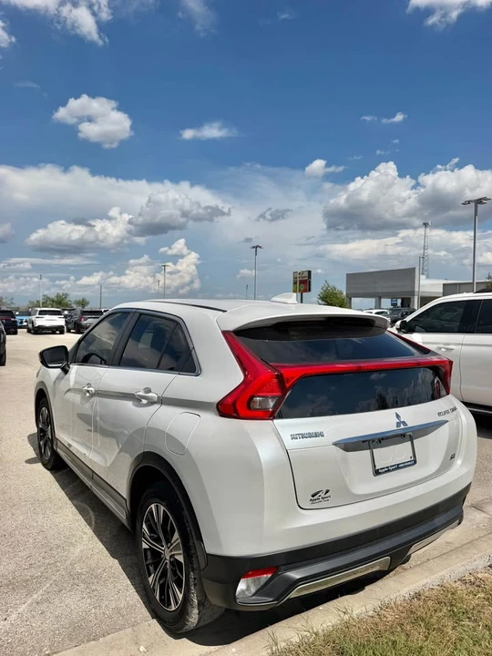 2019 Mitsubishi Eclipse - Image 3 of 12