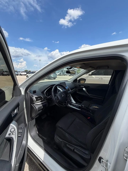 2019 Mitsubishi Eclipse - Image 5 of 12