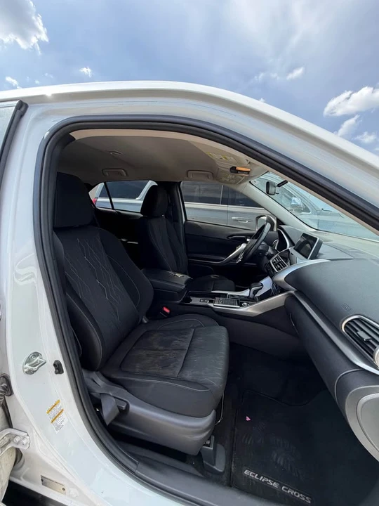 2019 Mitsubishi Eclipse - Image 11 of 12