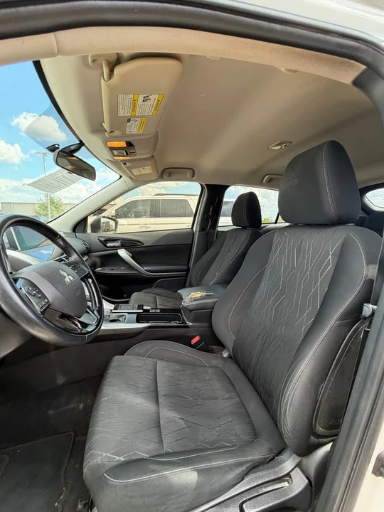 2019 Mitsubishi Eclipse - Image 7 of 12