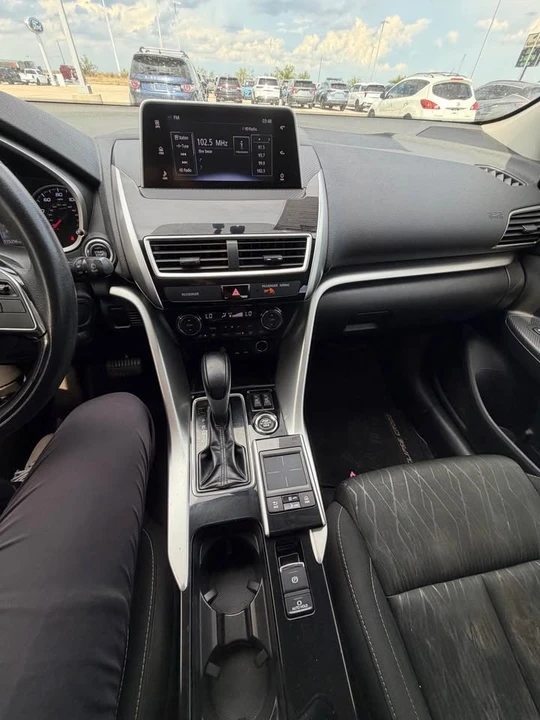 2019 Mitsubishi Eclipse - Image 8 of 12