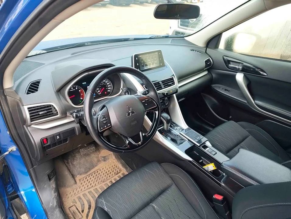 2019 Mitsubishi Eclipse - Image 2 of 7