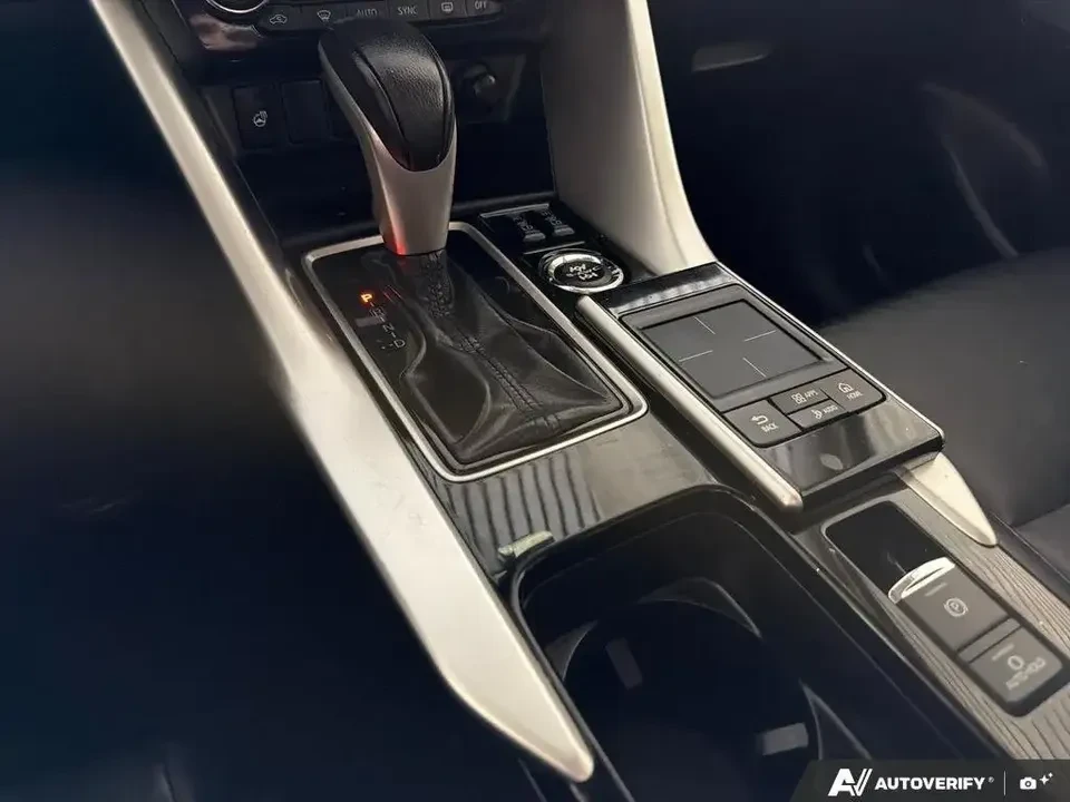2019 Mitsubishi Eclipse Cross - Image 18 of 20